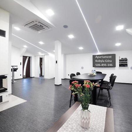 Apartament Iwona Kobyla Góra Exteriör bild
